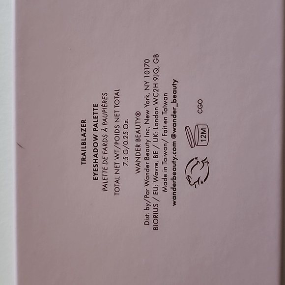 NEW WANDER BEAUTY TRAILBLAZER EYESHADOW PALETTE, 10 WONDERFUL SHADES 7.5g/0.25oz - Picture 3 of 3